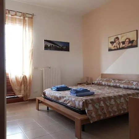 Casa Alex Кампофеличе-ди-Роччелла